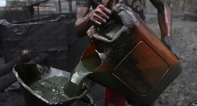 Oil Prices Climb for Second Day Amid Supply Risks and U.S.-China Trade Optimism